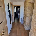 Tipica Casa De Piedra