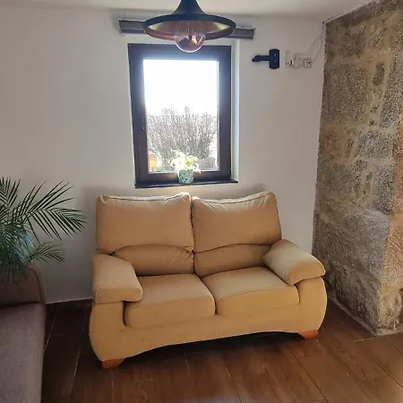 Tipica Casa De Piedra